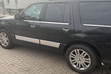 Lincoln Navigator 69.700 km 12.000 &euro; Hamburg 21149