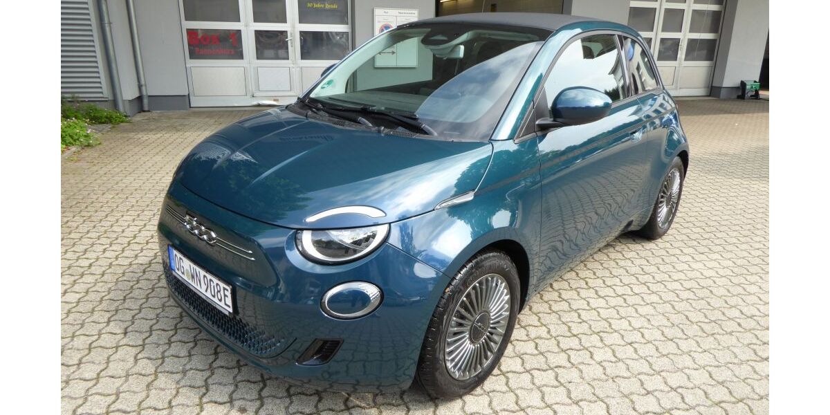 Fiat 500e 24.300 km 16.490 &euro; Offenburg 77652