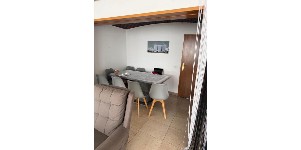 Etagenwohnung Pforzheim Nordstadt - 4 Zimmer, 150 m&sup2;, 1.200&euro; | Angebot:25329963