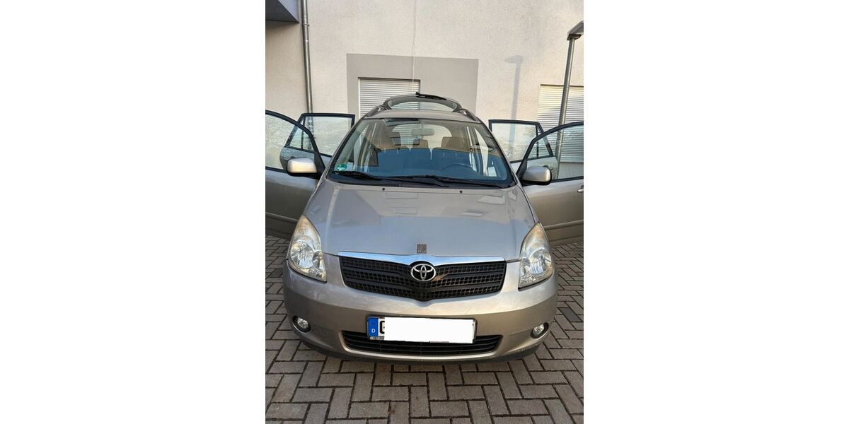 Toyota Corolla Verso 162.000 km 4.000 &euro; Rüsselsheim 65428