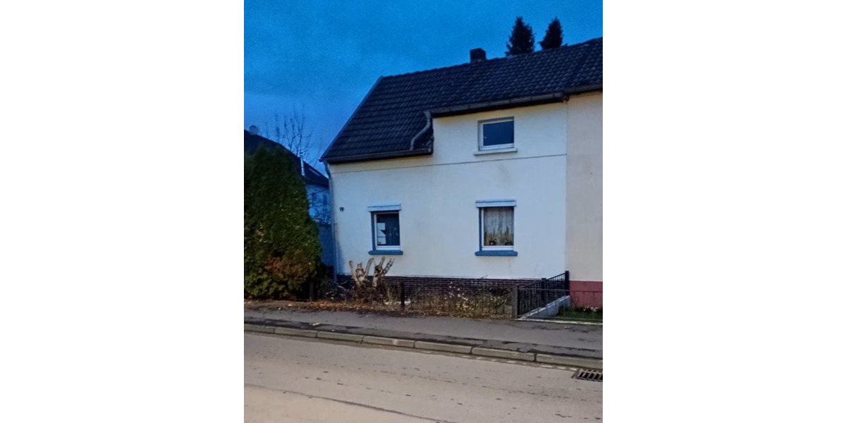 Verkaufe eine gut gelegene Doppelhaushälfte in SiegburgStallberg 8 zimmer