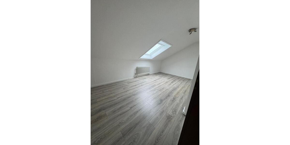 Dachgeschoßwohnung Meßstetten - 3.5 Zimmer, 84 m&sup2;, 700&euro; | Angebot:23846184
