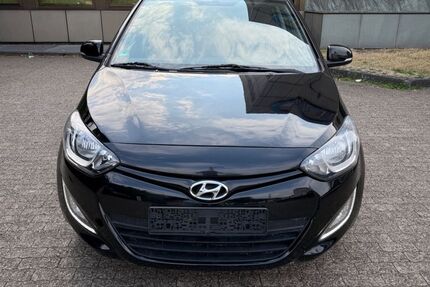 Hyundai i20 148.000 km 5.490 &euro; Duisburg 47058
