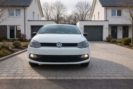 VW Polo 111.000 km 5.100 &euro; Paderborn 33102