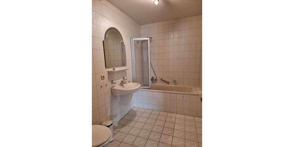 Etagenwohnung Bad Lobenstein - 2 Zimmer, 71 m&sup2;, 430&euro; | Angebot:25352756