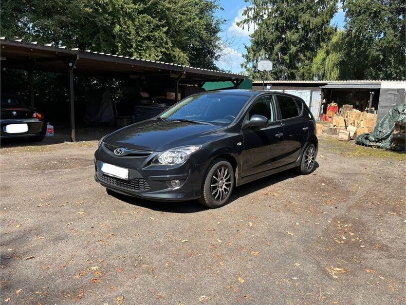 i30