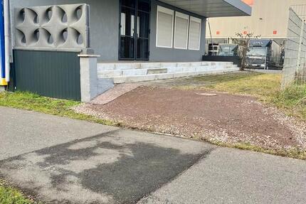 Gewerbehalle, Industriegebäude, Halle, Strom und Toilette zimmer