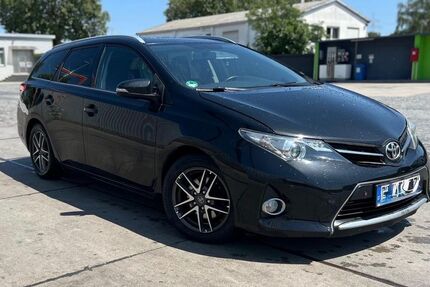 Toyota Auris 374.000 km 3.500 &euro; Karlsruhe 76187