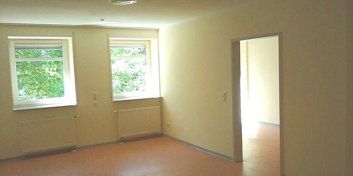 Etagenwohnung Limbach-Oberfrohna Oberfrohna - 2 Zimmer, 76 m&sup2;, 532&euro; | Angebot:27075876