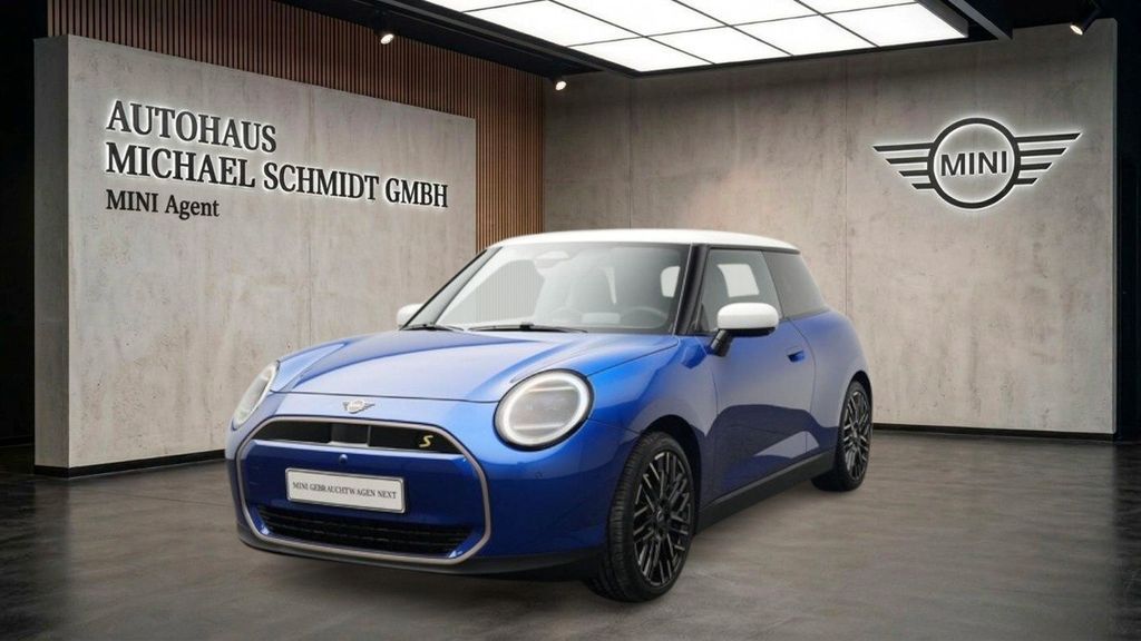 Mini Cooper SE 4.352 km 35.180 &euro; Starnberg 82319