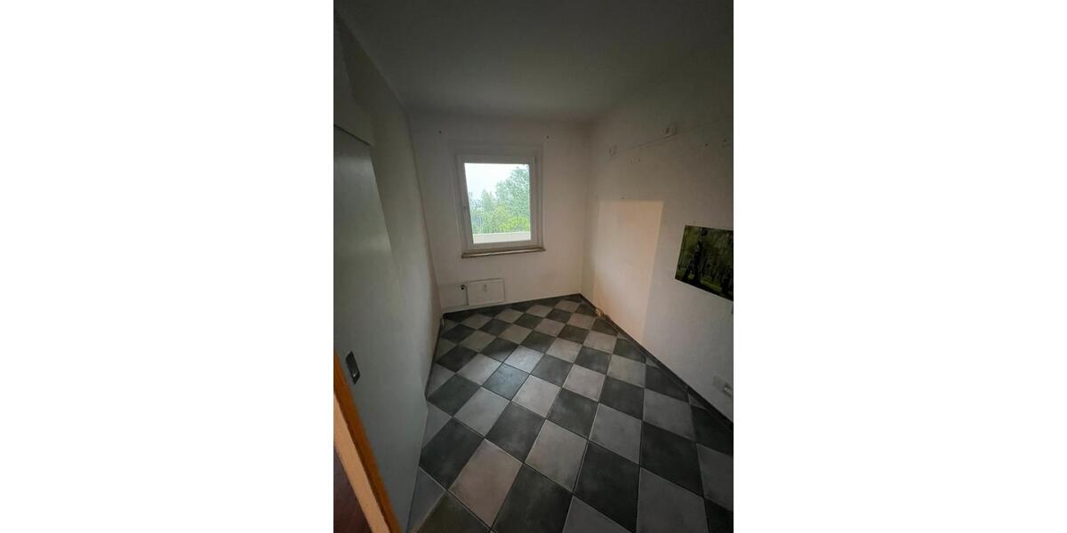 Etagenwohnung Bernstadt auf dem Eigen - 3 Zimmer, 71 m&sup2;, 46.000&euro; | Angebot:26996086