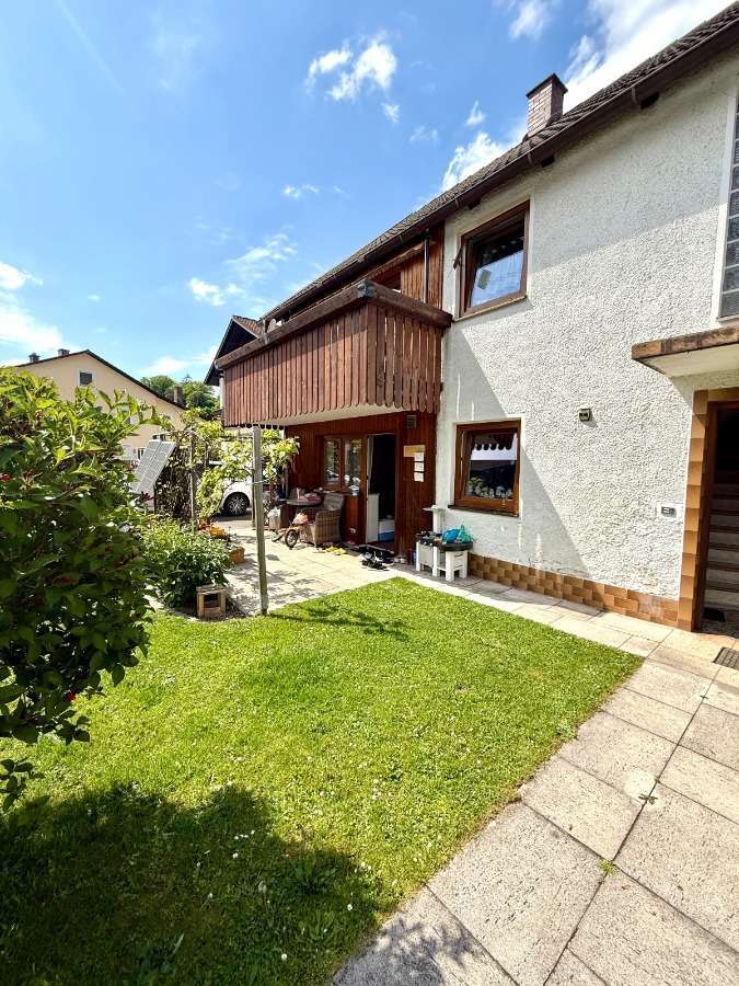 Wohnung zum Kaufen in Waldkraiburg 294.000 € 99 m²
