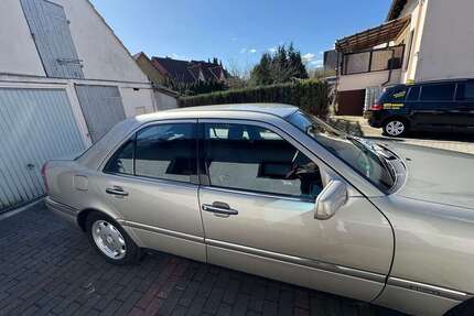 Mercedes 220