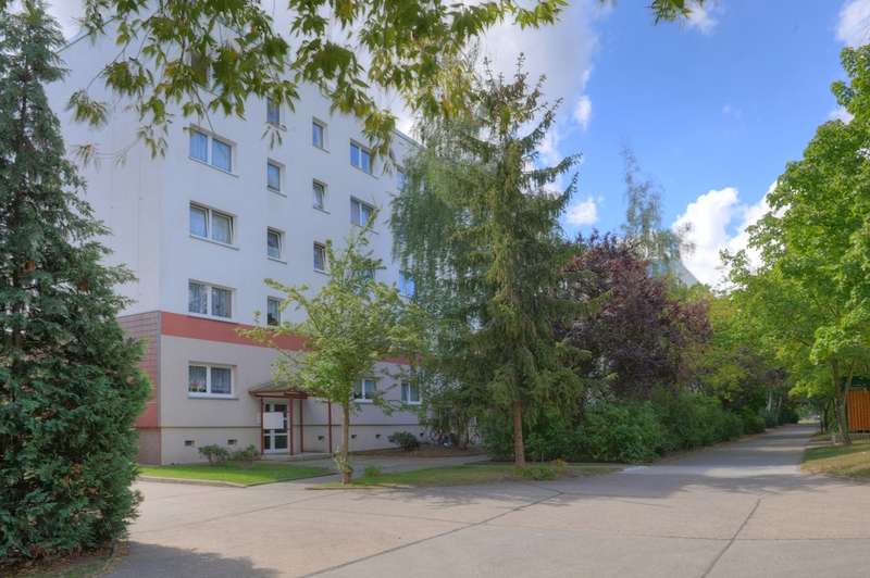 Etagenwohnung Halle Silberhöhe - 3 Zimmer, 57 m&sup2;, 328&euro; | Angebot:27153310