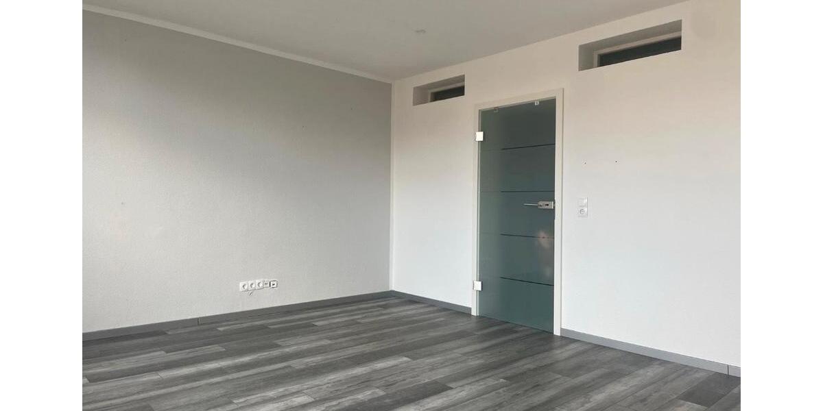 Einfamilienhaus Bad Wildungen - 8 Zimmer, 226 m&sup2;, 199.000&euro; | Angebot:26857853