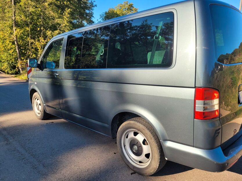 VW T5 Caravelle 325.000 km 11.300 € Kandern 79400