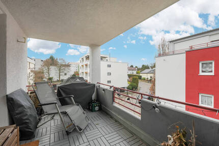 Top-Lage! Sonnige 3-Zimmer-ETW mit tollem Balkon und Garage auf Erbbaugrundstück!