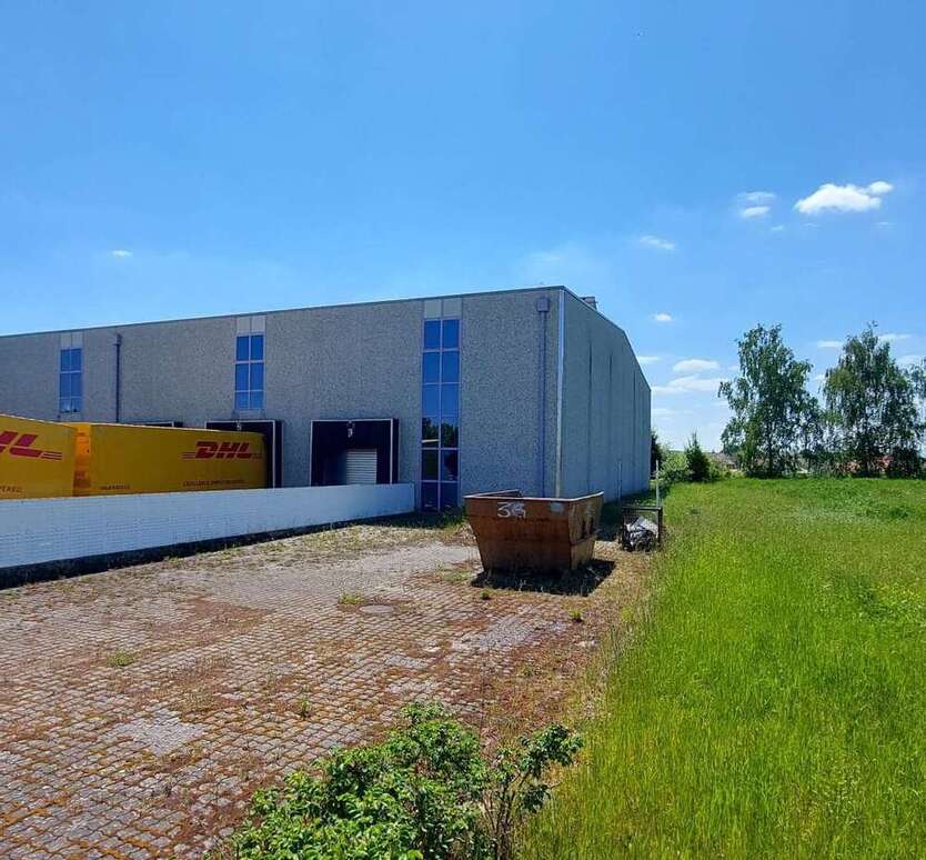 Halle in Langenzenn 9.000 € 1200 m²