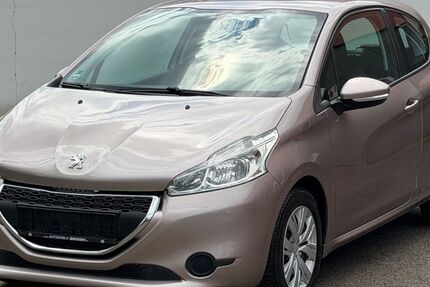 Peugeot 208 125.000 km 3.499 &euro; Völklingen 66333