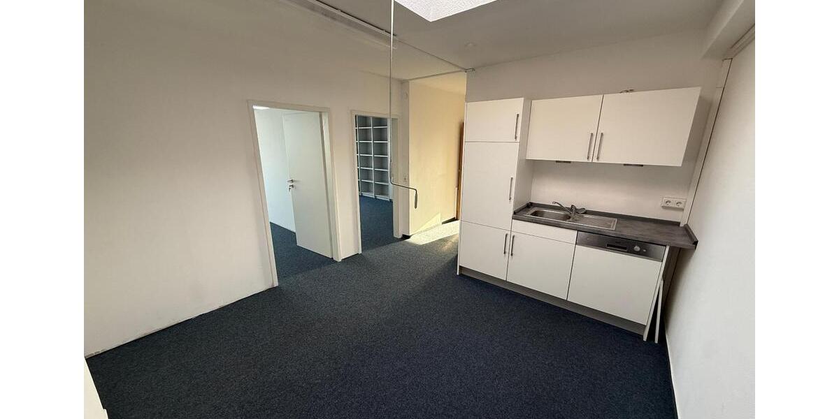 Großzügige Gewerbeeinheit in guter Lage zimmer