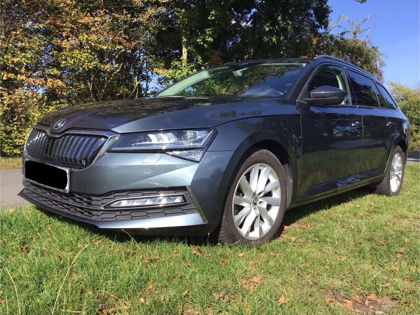 Skoda Superb 107.000 km 22.900 € Oldenburg 26121