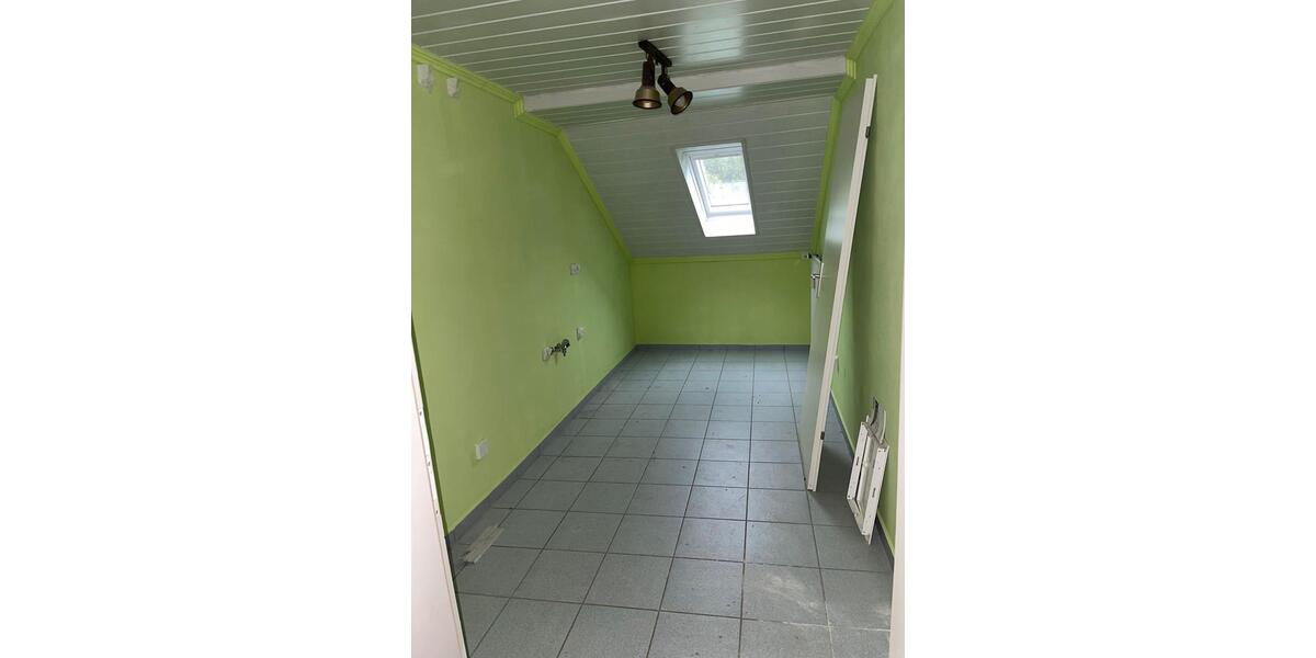 Dachgeschoßwohnung Merzig - 3.5 Zimmer, 65 m&sup2;, 800&euro; | Angebot:26549987