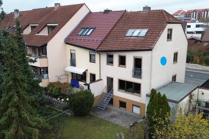 Doppelhaushälfte mit Garage und Kfz-Stellplatz in Herzogenaurach-Nähe Rehaklinik 5 zimmer