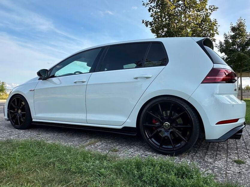 VW Golf 94.700 km 24.900 € Waren 17192