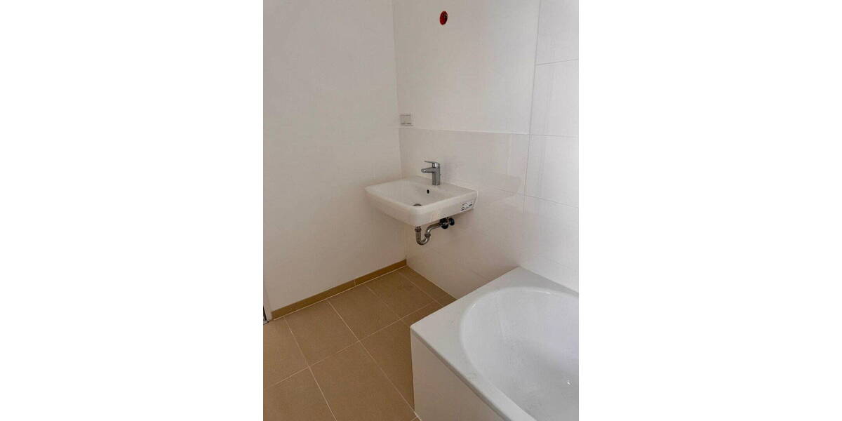 Etagenwohnung Offenbach am Main Hafen - 3 Zimmer, 82 m&sup2;, 1.350&euro; | Angebot:26450612