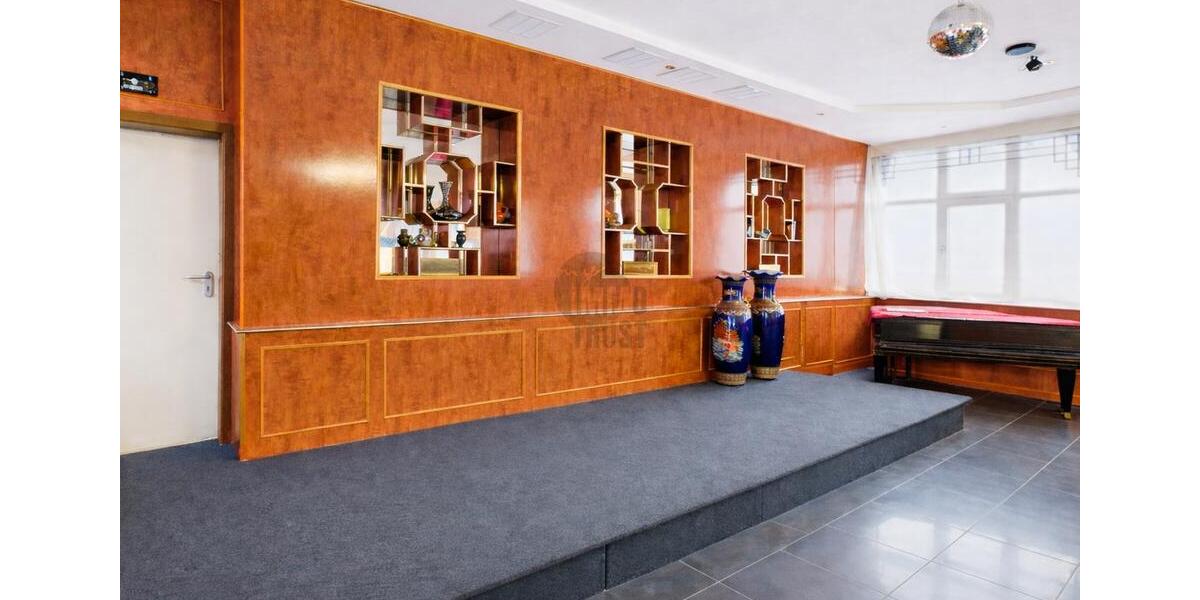 PERFEKT FÜR KONZEPTE, DIE AUFFALLEN WOLLEN - EIN ORT, DER IM GEDÄCHNIS BLEIBT: HISTORISCHE ARCHITEKTUR MIT INDIVIDUELLEM CHARME zimmer