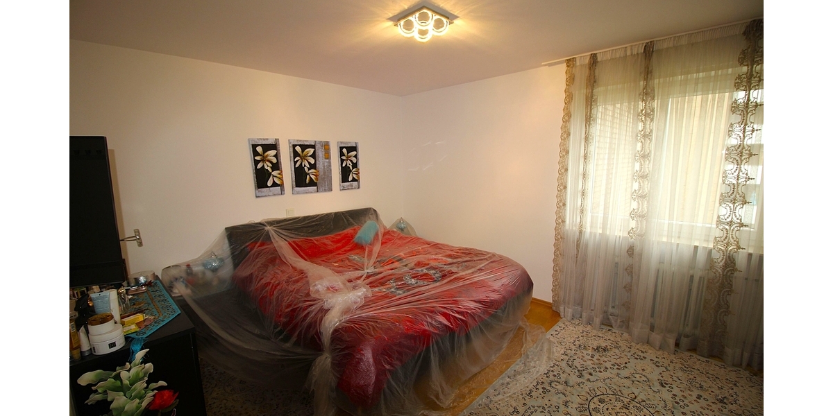Gut geschnittene, barrierearme und bezugsfreie 4 Zimmer-Wohnung mit Balkon und Tiefgaragenstellplatz - Etagenwohnung Bonn / Tannenbusch Tannenbusch | Angebot:26196067