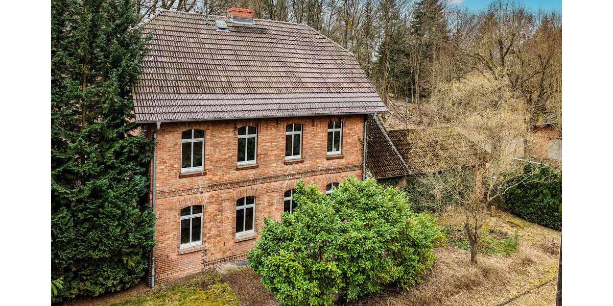 Zweifamilienhaus in ruhiger Naturlage mit Wassernähe– saniertes ehemaliges Bahnhofs-Häuschen - Zweifamilienhaus Sternebeck | Angebot:26095138