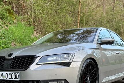 Skoda Superb 122.900 km 18.999 &euro; Ingelfingen 74653