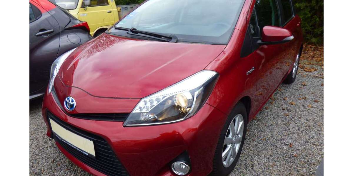 Toyota Yaris 76.500 km 10.860 &euro; Glauchau 08371
