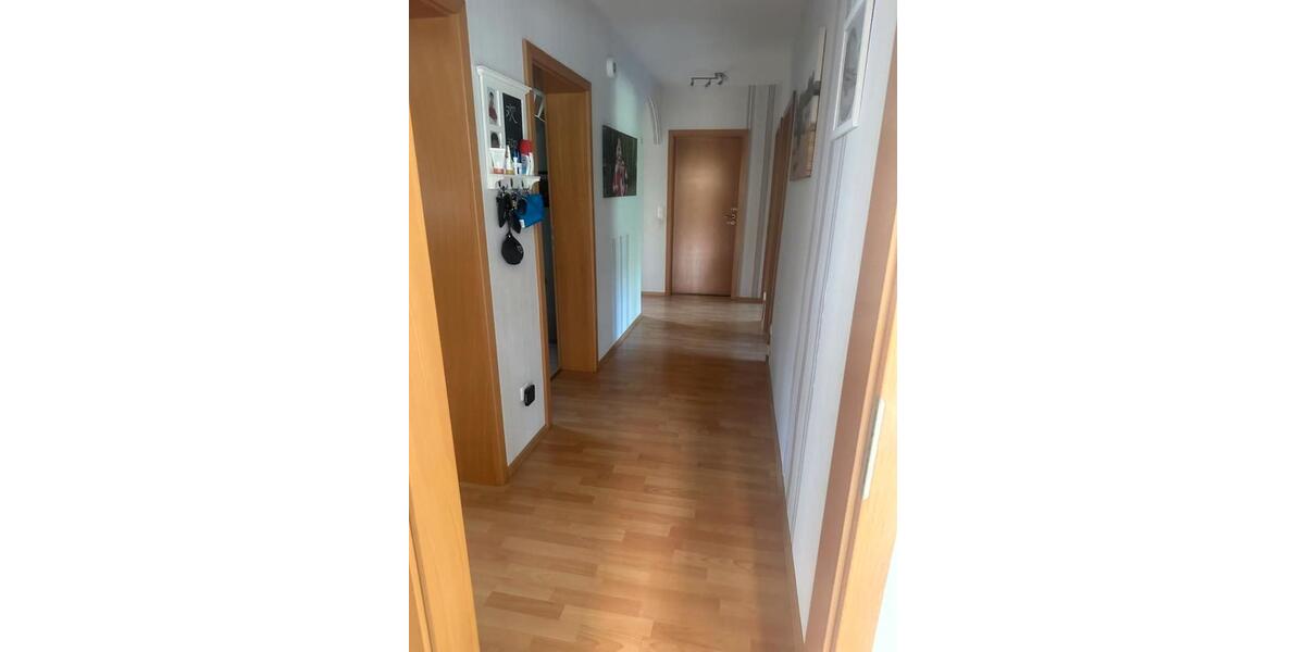 Erdgeschoßwohnung Wolfsburg Ehmen - 7 Zimmer, 200 m&sup2;, 1.150&euro; | Angebot:26154415