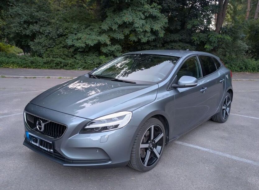 V40