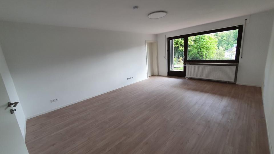 Sehr gut gelegene 2 Zimmer-Wohnung mit Terasse zimmer