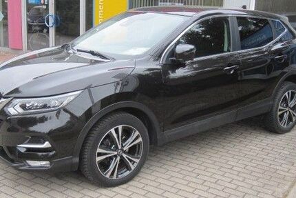 Nissan Qashqai 63.800 km 17.990 &euro; Cottbus 03044