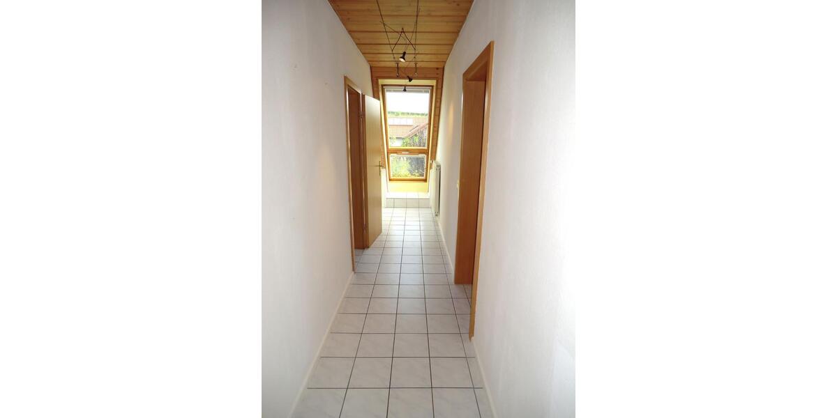 Dachgeschoßwohnung Friesenheim - 2.5 Zimmer, 71 m&sup2;, 600&euro; | Angebot:26366168