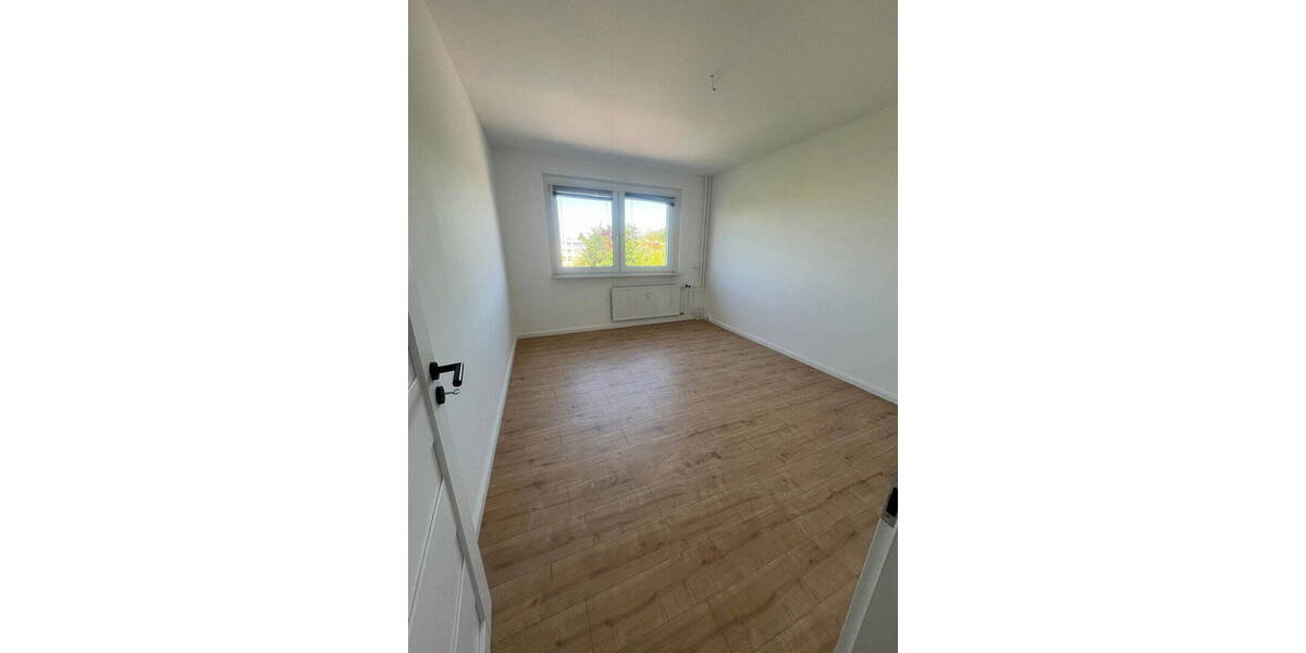 Etagenwohnung Neubrandenburg Datzeberg - 3 Zimmer, 69 m&sup2;, 650&euro; | Angebot:26434534