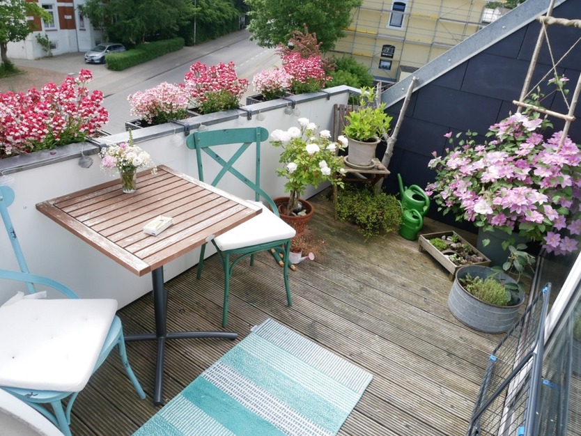 Ferienwohnung! Helle 3-Zimmer Dachgeschoßwohnung mit Balkon in 24837 Schleswig zu verkaufen. 3 zimmer