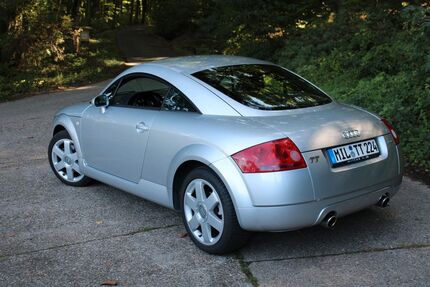 Audi TT 218.000 km 7.900 &euro; Büdingen 63654