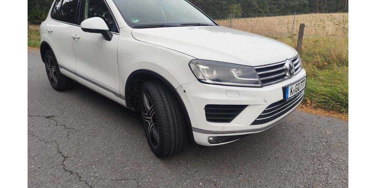 VW Touareg 249.000 km 13.200 € Augustdorf 32832