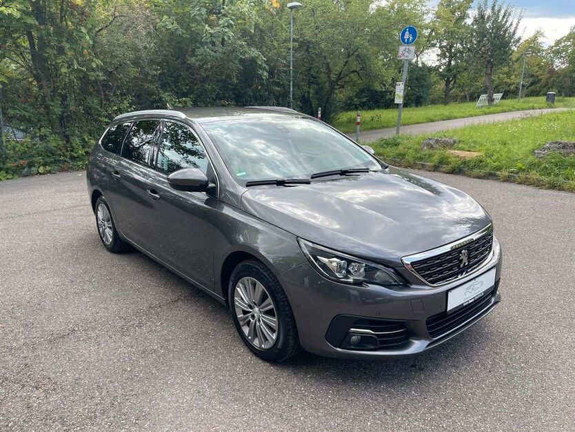 Peugeot 308 104.554 km 12.899 € Stuttgart 70469