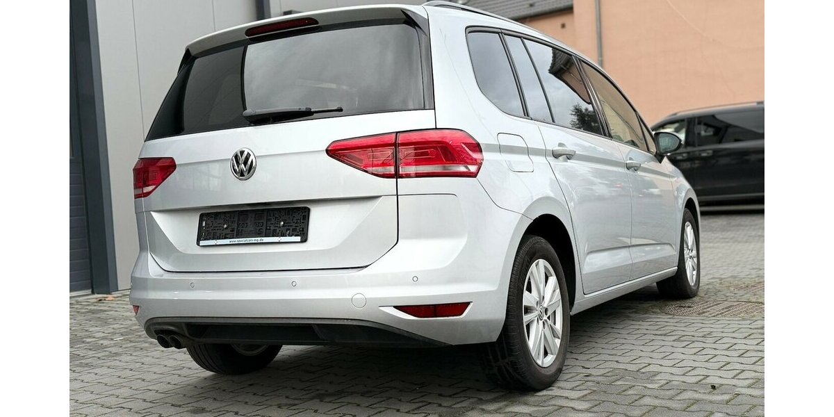 VW Touran 1.Hd / Automatik / AHK / 7 Sitze / Navi 110.000 km 23.490 &euro; Mönchengladbach 41066