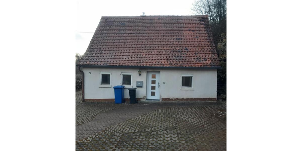 Einfamilienhaus Lauterhofen - 4 Zimmer, 70 m&sup2;, 900&euro; | Angebot:26102323