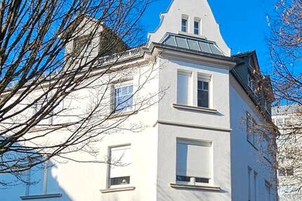 Kernsanierte Altbau-Oase mit Dachterrase 4 zimmer