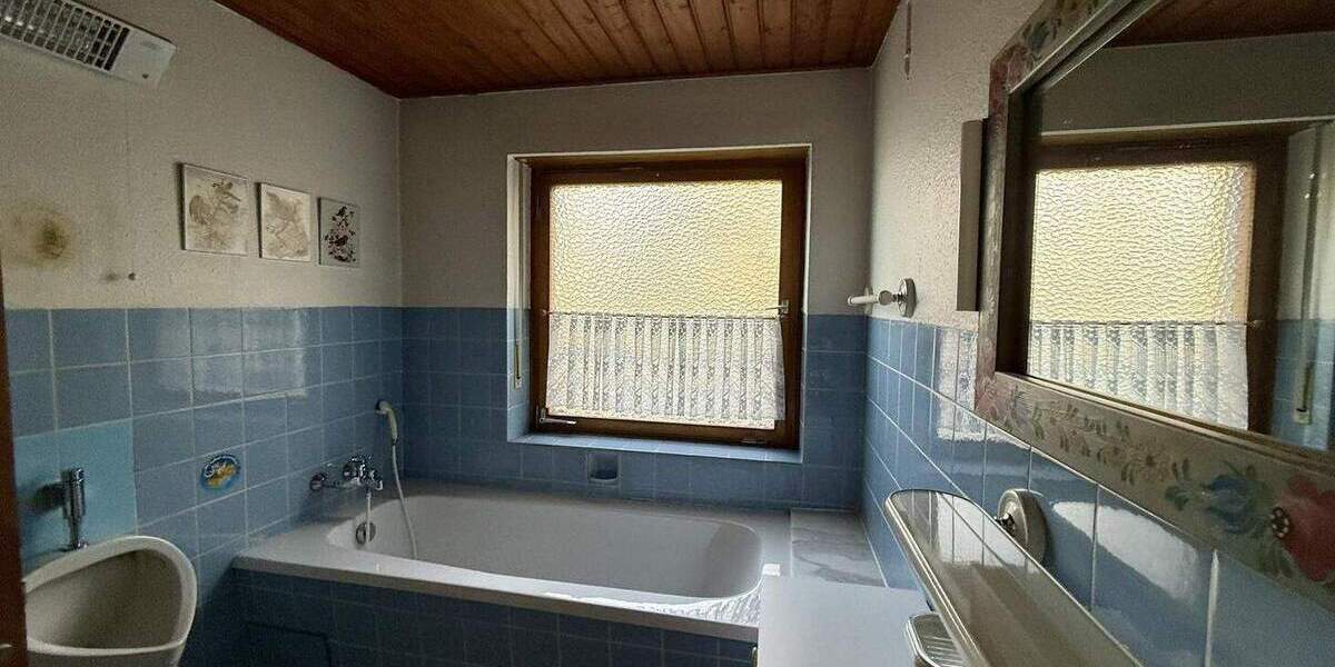 Einfamilienhaus Hammelburg Pfaffenhausen - 4 Zimmer, 165 m&sup2;, 220.000&euro; | Angebot:25835324