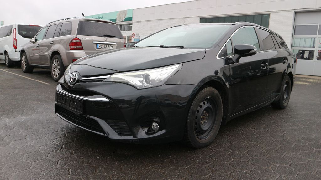 Toyota Avensis 128.319 km 11.990 &euro; Paderborn Schloß-Neuhaus 33104