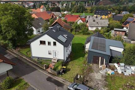 Genehmigt & bereit: Haus + Baugrundstück für 2 weitere Einheiten - 305 m² Wohnfläche + Solar 5 zimmer